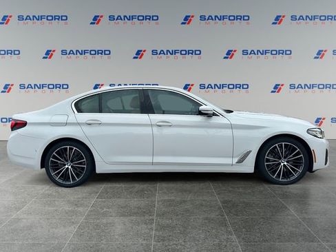 Used 2022 BMW 530i w/ Convenience Package RWD image 6