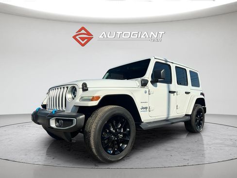 Used 2022 Jeep Wrangler Unlimited Sahara w/ Cold Weather Group image 14