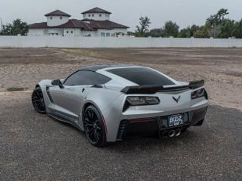 Used 2016 Chevrolet Corvette Z06 w/ 2LZ Preferred Equipment Group image 3