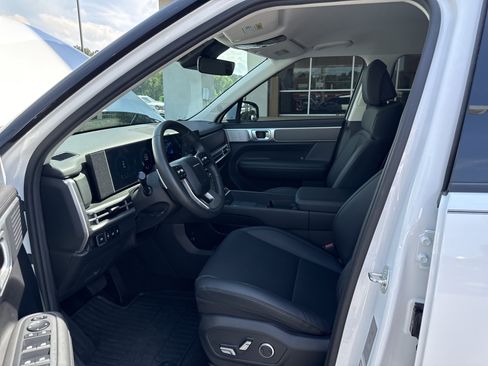 Used 2024 Hyundai Santa Fe SEL FWD image 10