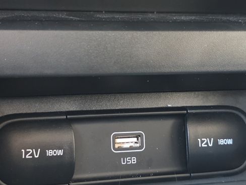 Certified 2025 Kia Soul LX w/ LX Technology Package FWD image 19