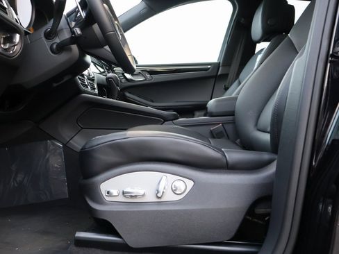New 2026 Porsche Macan S image 35