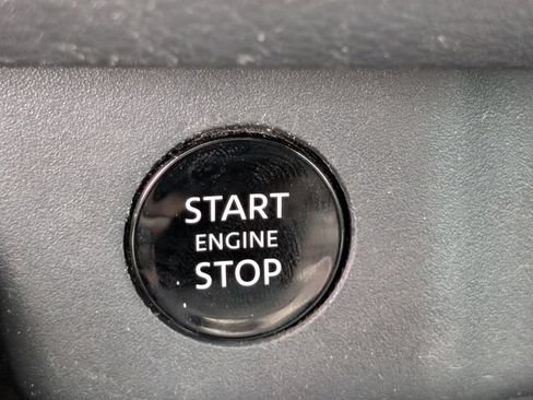 Used 2024 Nissan Rogue S FWD image 22