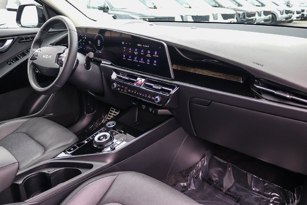 Certified 2025 Kia Niro Wave w/ Wave Preserve Package FWD image 16