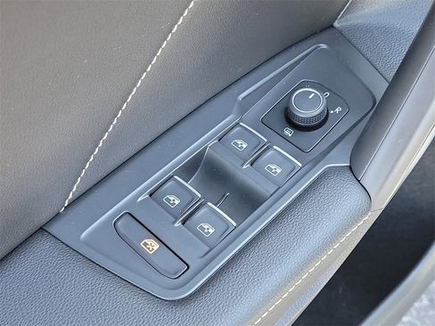 Used 2022 Volkswagen Tiguan SE image 20