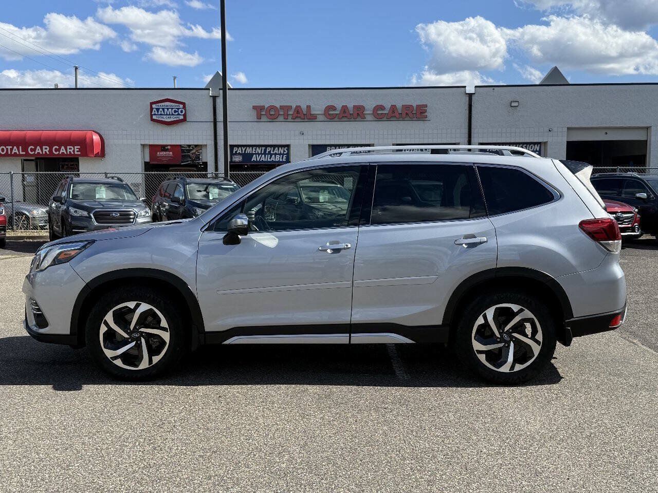 Used 2024 Subaru Forester Touring AWD/4WD image 2