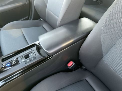 Used 2024 Toyota Prius LE image 20