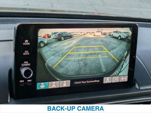 Used 2023 Honda Pilot Touring image 18