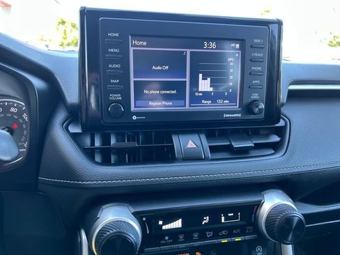 Certified 2022 Toyota RAV4 LE AWD/4WD image 21