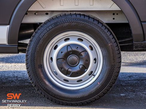 New 2025 Ford Transit 250 148 Medium Roof image 7