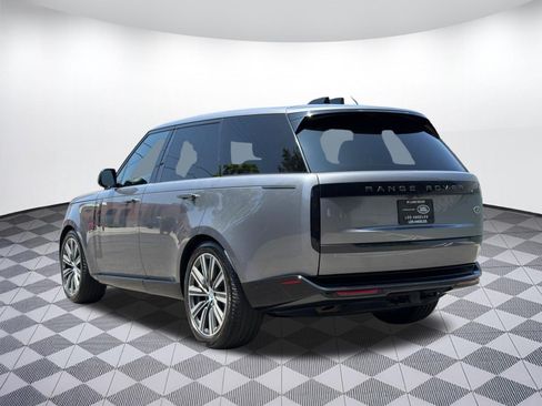 Used 2023 Land Rover Range Rover SE AWD/4WD image 3