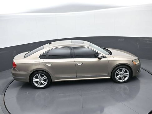 Used 2015 Volkswagen Passat TDI SEL Premium FWD image 36