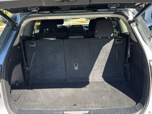 Used 2022 Toyota Highlander LE image 44