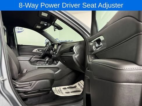 Used 2023 Chevrolet Traverse LT AWD/4WD image 19