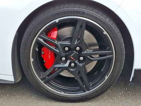 Used 2025 Chevrolet Corvette Stingray Premium Cpe w/ Z51 Performance Package image 8