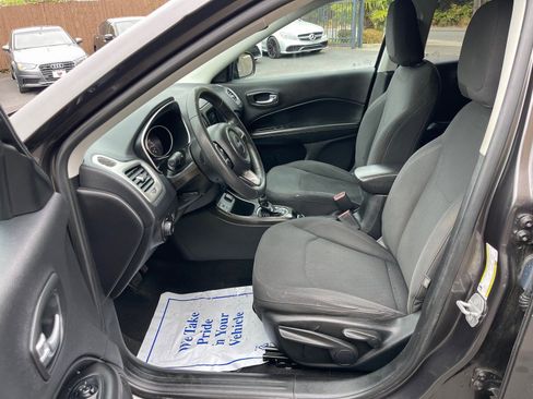Used 2019 Jeep Compass Sport FWD image 9