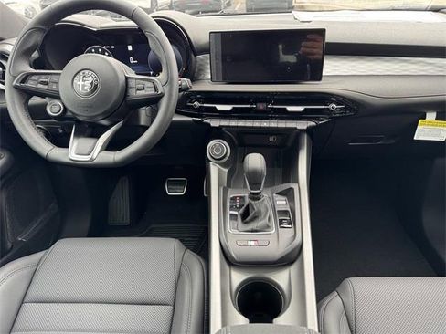 New 2025 Alfa Romeo Tonale w/ Premium Package image 7