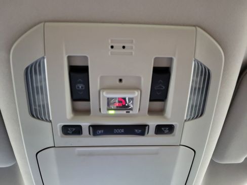 Used 2023 Toyota Highlander Platinum image 22