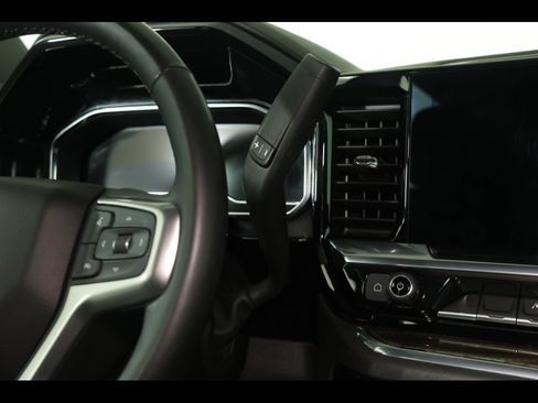 Used 2023 Chevrolet Silverado 1500 LT AWD/4WD image 31