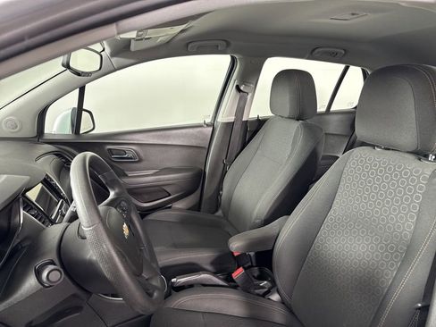 Used 2018 Chevrolet Trax LS FWD image 14