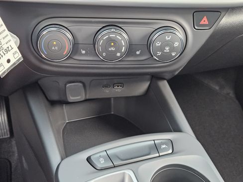 New 2026 Chevrolet Trax LS w/ LS Convenience Package FWD image 20