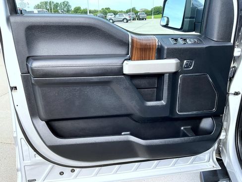 Used 2017 Ford F150 Lariat AWD/4WD image 9