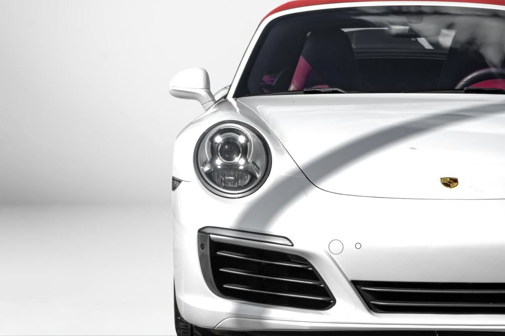 Used 2018 Porsche 911 Carrera image 37