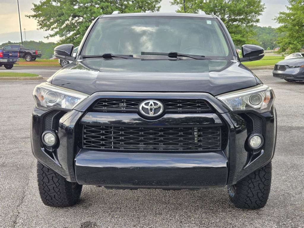 Used 2017 Toyota 4Runner SR5 Premium AWD/4WD image 2