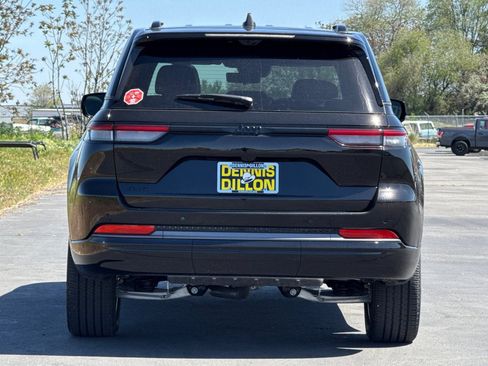 New 2026 Jeep Grand Cherokee Limited AWD/4WD image 4