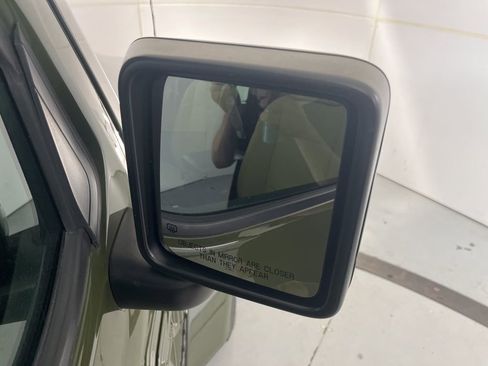 Used 2023 Jeep Gladiator Sport AWD/4WD image 46