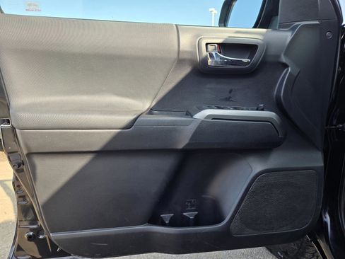 Used 2020 Toyota Tacoma TRD Off-Road image 14