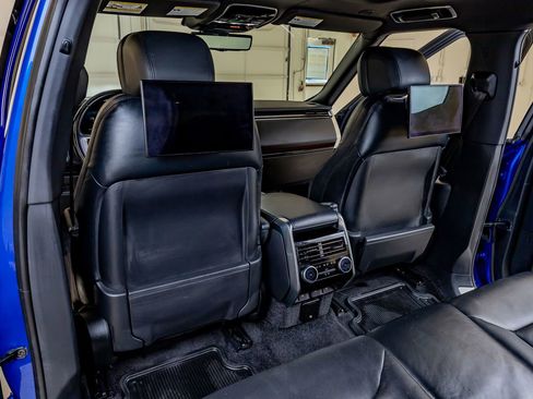 Used 2023 Land Rover Range Rover Long Wheelbase Autobiography AWD/4WD image 29