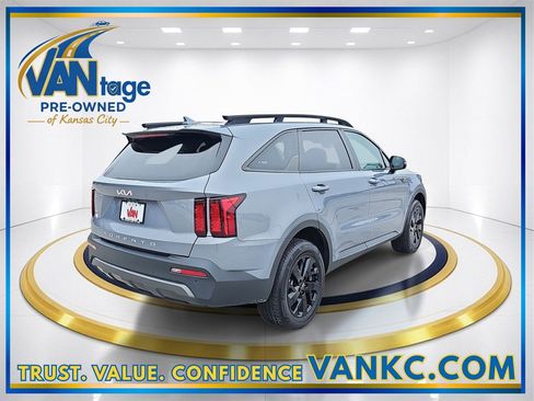 Used 2022 Kia Sorento S w/ Panoramic Sunroof Package image 6