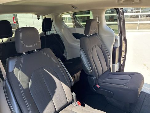Used 2023 Chrysler Voyager LX FWD image 41