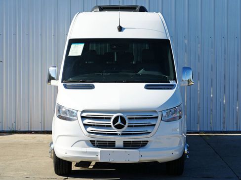 Used 2024 Mercedes-Benz Sprinter 2500 image 38
