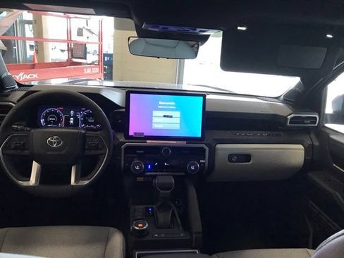 Certified 2025 Toyota Tacoma Limited AWD/4WD image 9