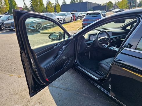 Certified 2025 Genesis G80 2.5T Sport Prestige AWD/4WD image 18