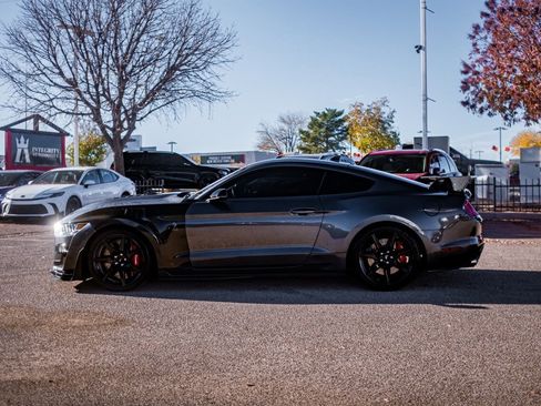Used 2022 Ford Mustang Shelby GT500 w/ Carbon Fiber Track Pack image 4