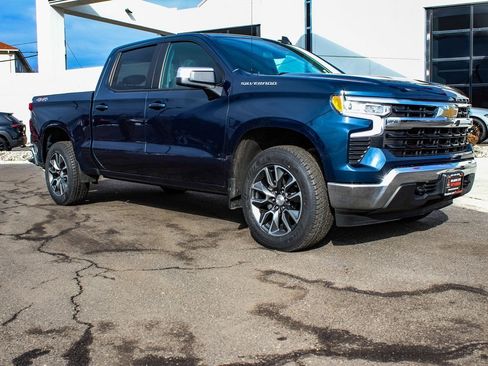 Used 2023 Chevrolet Silverado 1500 LT image 3