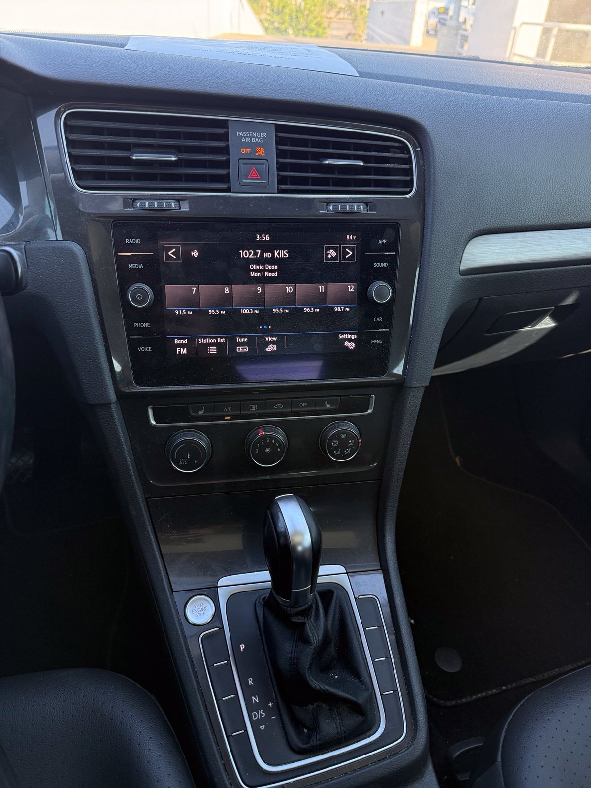 Used 2018 Volkswagen Golf SE FWD image 8