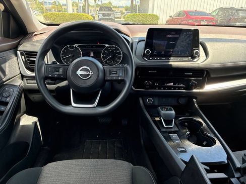 Used 2023 Nissan Rogue SV FWD image 17