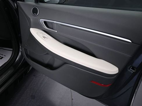Used 2024 Hyundai Sonata Limited image 31