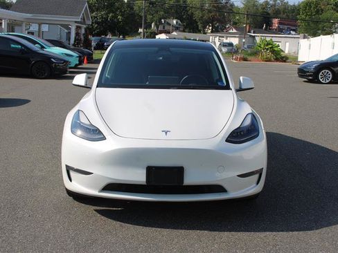 Used 2023 Tesla Model Y Long Range AWD/4WD image 2