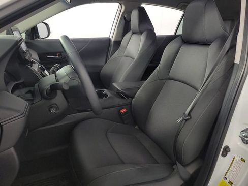 Used 2023 Toyota Venza LE AWD/4WD image 14