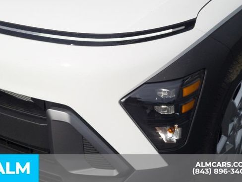 Used 2026 Hyundai Kona SE FWD image 11