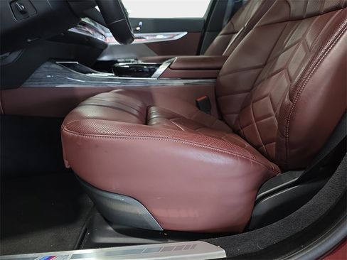 Certified 2023 BMW 760i xDrive w/ Executive Package image 27