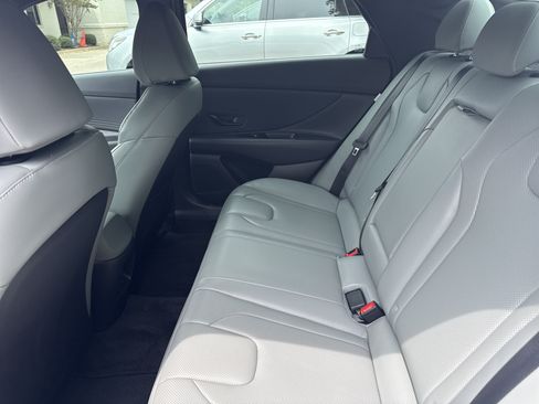 Used 2025 Hyundai Elantra Limited w/ Cargo Package FWD image 31