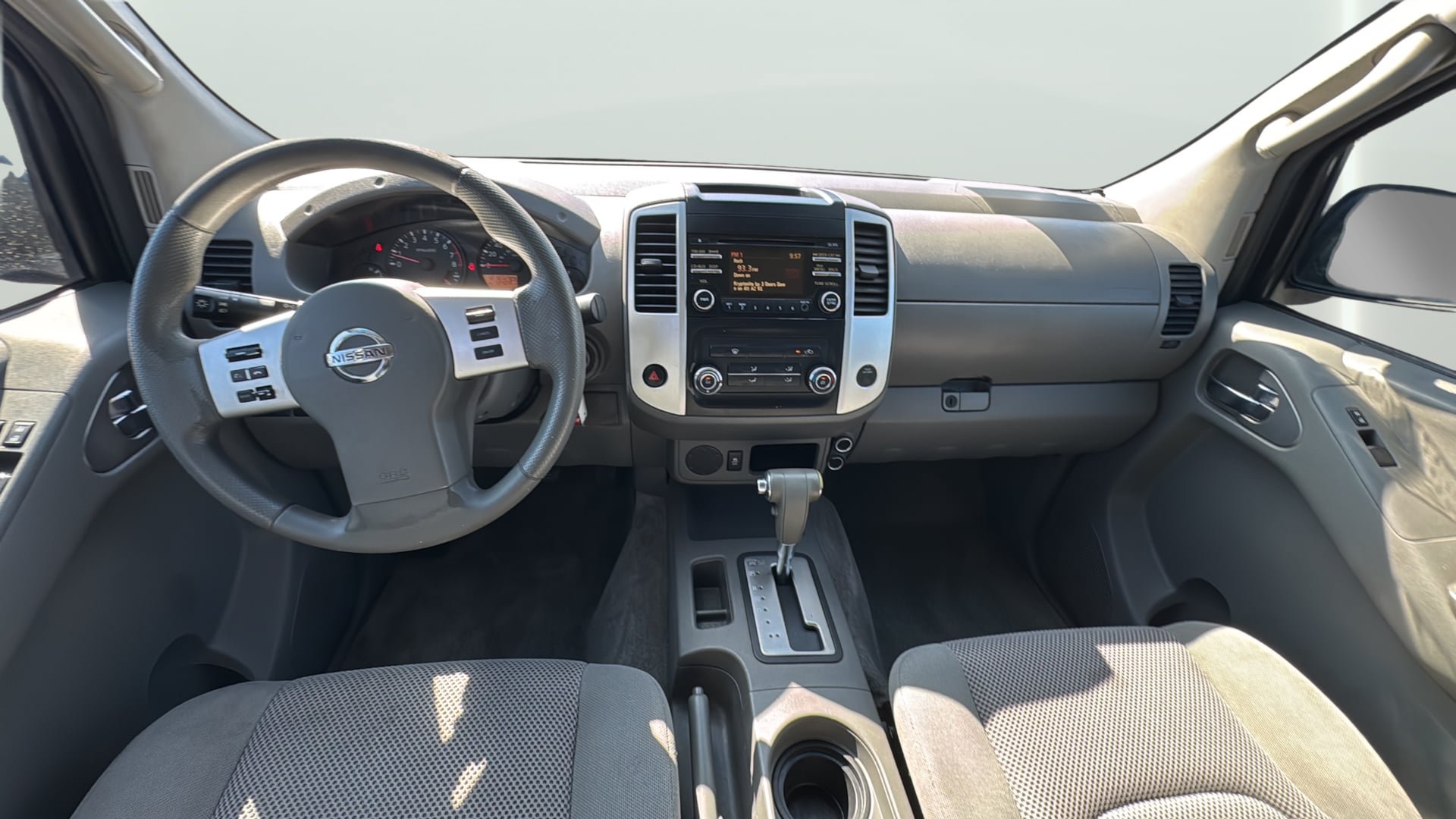 Used 2014 Nissan Frontier SV RWD image 30