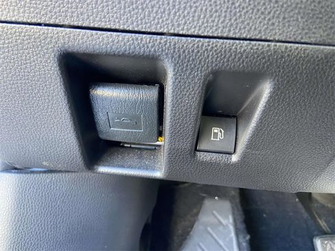 Used 2022 Toyota Highlander XLE image 30