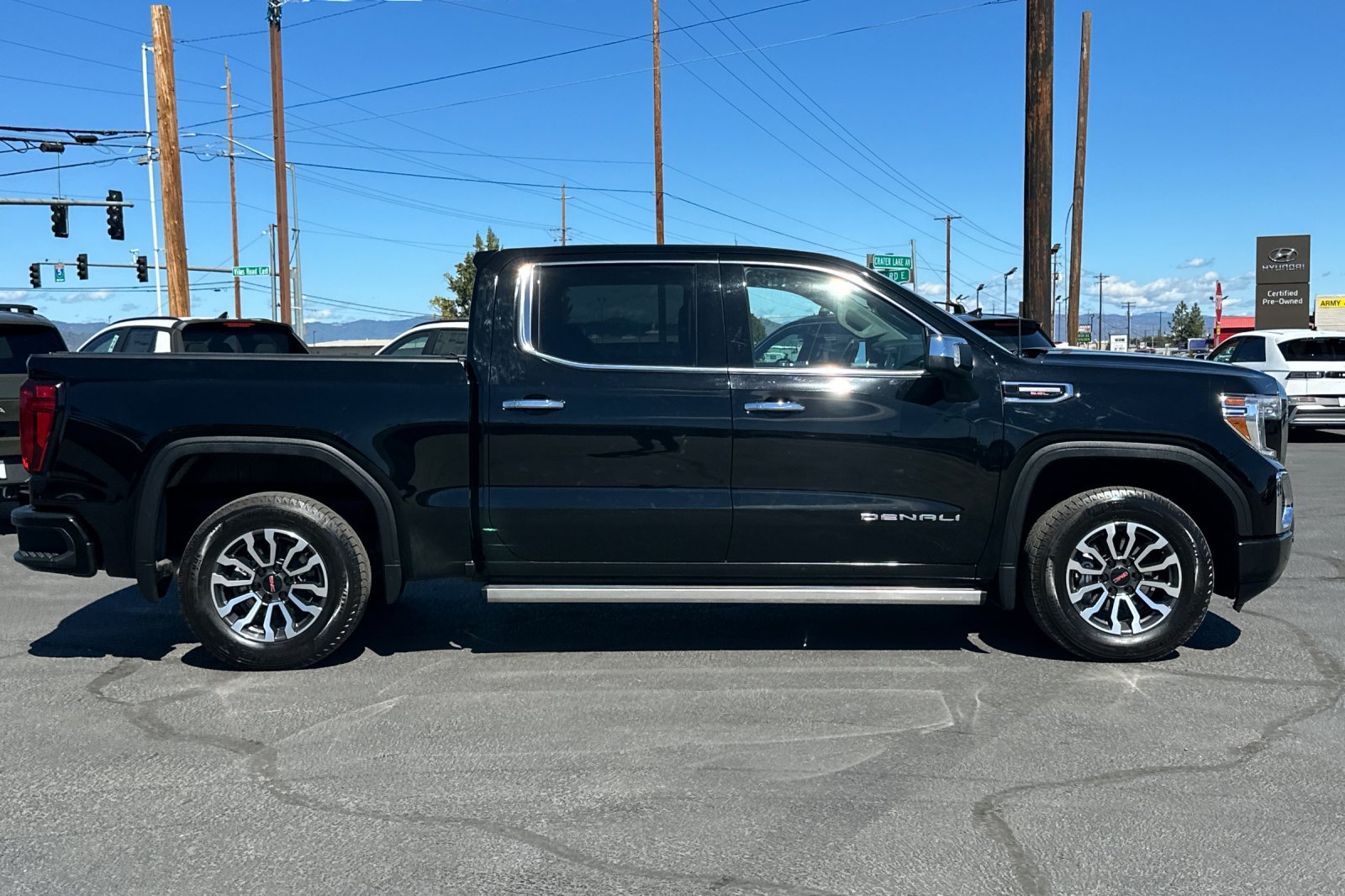 Used 2021 GMC Sierra 1500 Denali w/ Denali Carbonpro Edition AWD/4WD image 3